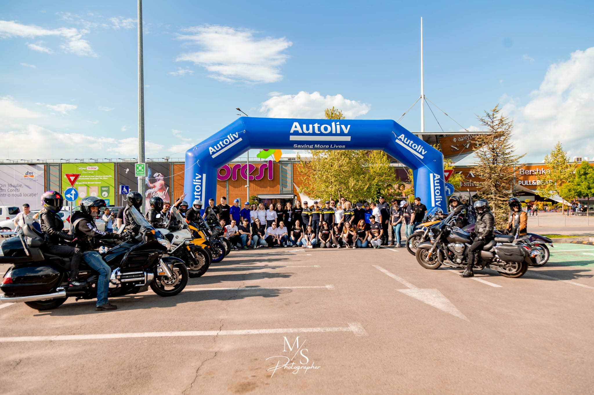 „Condu Prudent! Alege Viața!” a adus brașovenii față în față cu realitatea accidentelor rutiere, transformând siguranța rutieră într-o experiență trăită, nu doar explicată